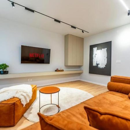 Central Epic Apartment-Self Check In Арад Екстер'єр фото