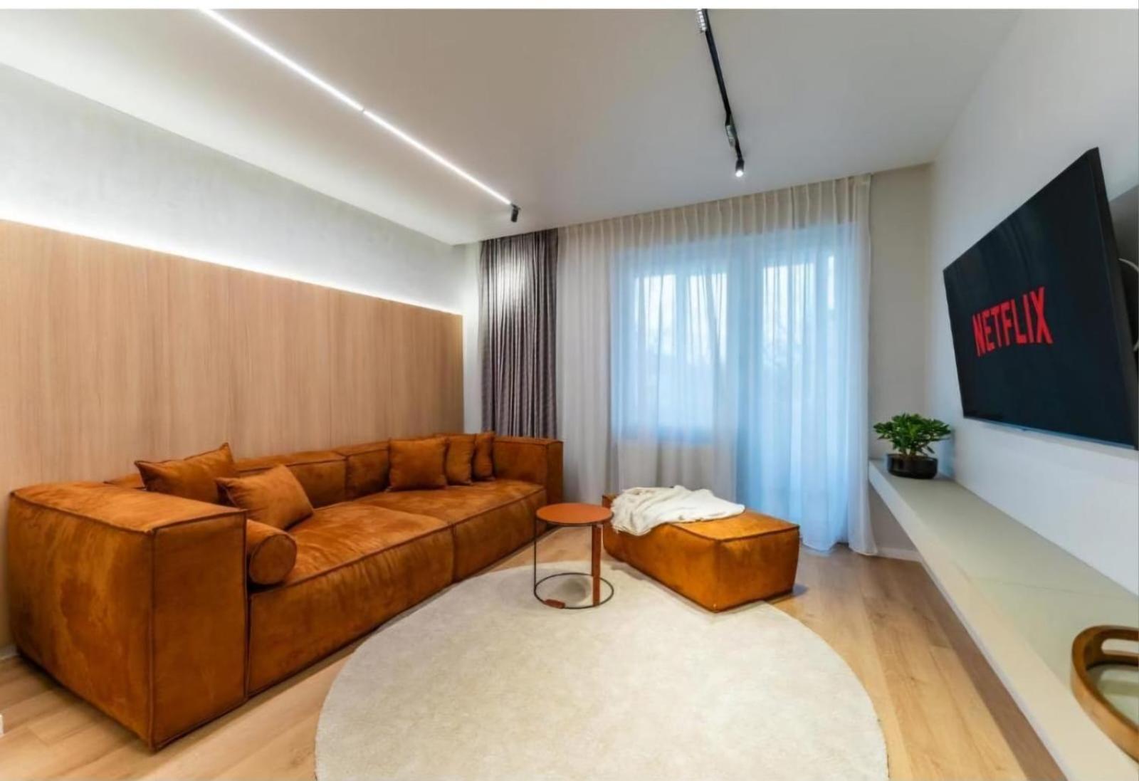 Central Epic Apartment-Self Check In Арад Екстер'єр фото